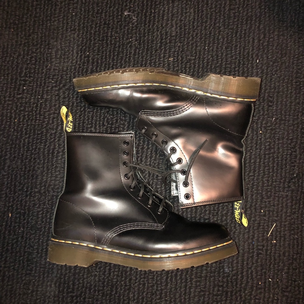 1460 Smooth Dr Martens
